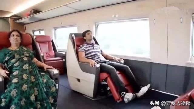 一群没见过世面的老外，到中国瞎拍一通怎么就成了世界流量密码？