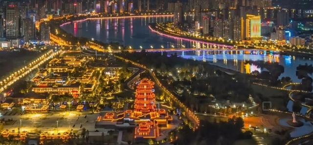 “双节”期间 免费坐双层巴士观汉江夜景→