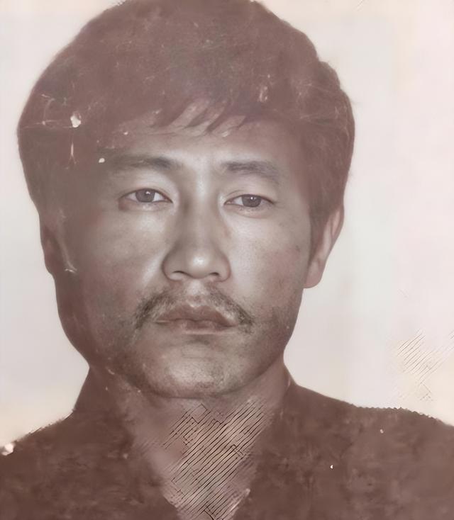 2002年，东北第一杀手李正光被执行死刑，临走要求：想喝一碗白酒