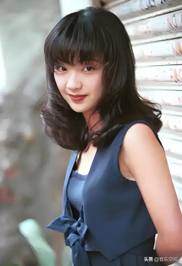 歌手陈慧娴，单眼皮，年轻时很清纯