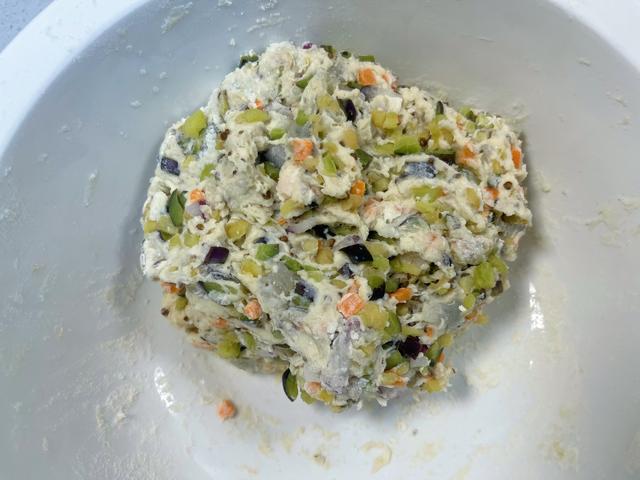 茄子这做法最好吃，不蒸不油炸，柔软咸香又酥脆，吃多也不会长胖