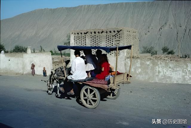 实拍：1986年的乌鲁木齐，风光古朴又自然！
