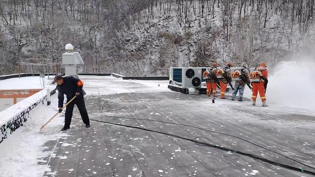 雪落玉渡山，暖心清雪行！董事长邢海军部署，全员护航冰雪秘境