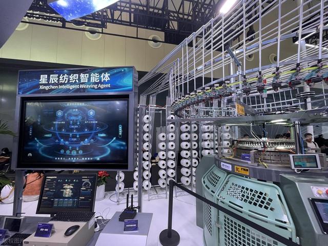 7国对美妥协，特朗普宣布美国赢了，随时对华翻脸，中国正办大事