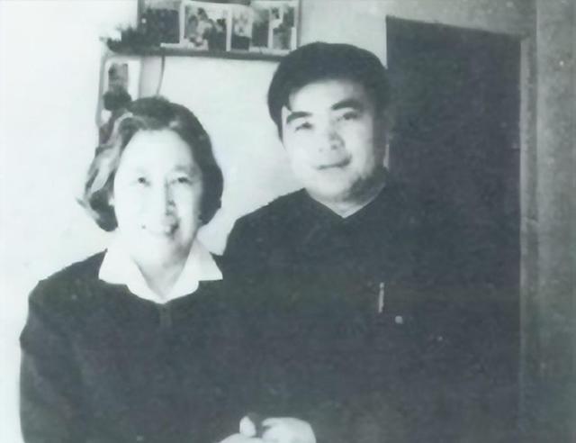 58岁掏粪工被迫离京，毛主席得知后命令中央：一定要把他接回来