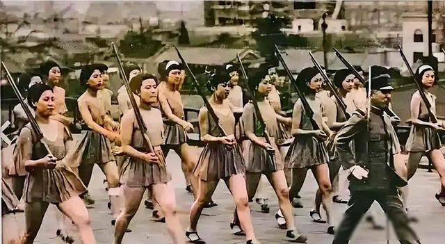 一个日本女兵的日记：我们被迫进行了一场无耻的训练