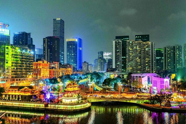 为何要建“反人类”大机场？位置在成都却远在简阳，专治拖延症