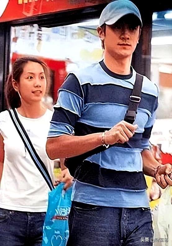 玩过14位男星，“公交车女王”的桃色蜘蛛网