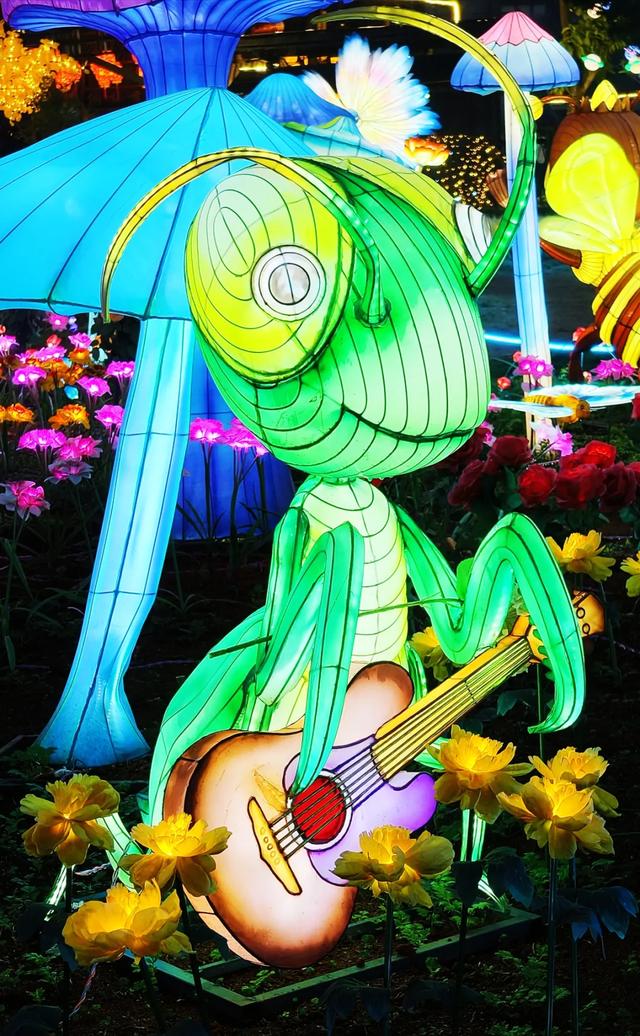 桂林:首届非遗千灯游园,光影艺术璀璨盛宴!