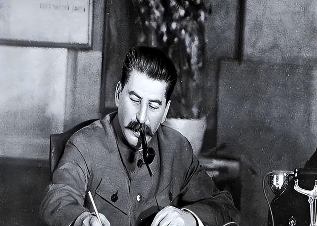 比普京还狠辣的总统：泽连斯基必须死！否则就动用杀手锏