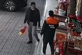 执法人员“白拿”商品后续：已付款购买，被批评教育！商户曝猛料图片