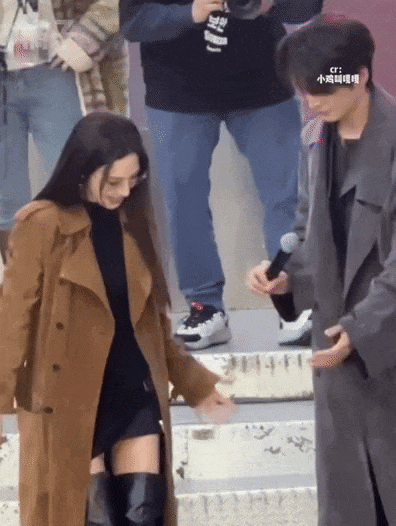 这对姐弟恋…这么甜的吗？我倒看看多好磕？