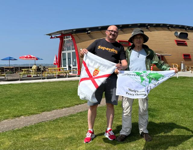 【走遍世界】英国人喜欢中国的国际旅行家
