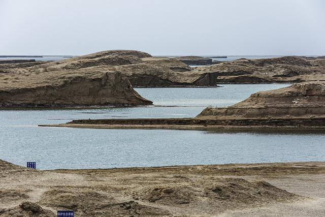 青海旅游-海西州-乌素特水上雅丹景区