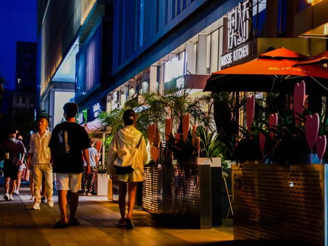 “夜猫子”直呼“真香”！这些地方超好逛~最晚营业到凌晨2点