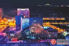 乌鲁木齐高铁片区璀璨夜景照亮旅客回家路图片