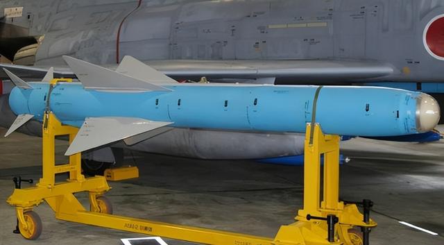 日本是要有新动作？12架战斗机直指辽宁舰	，场面唬人实则难堪大用