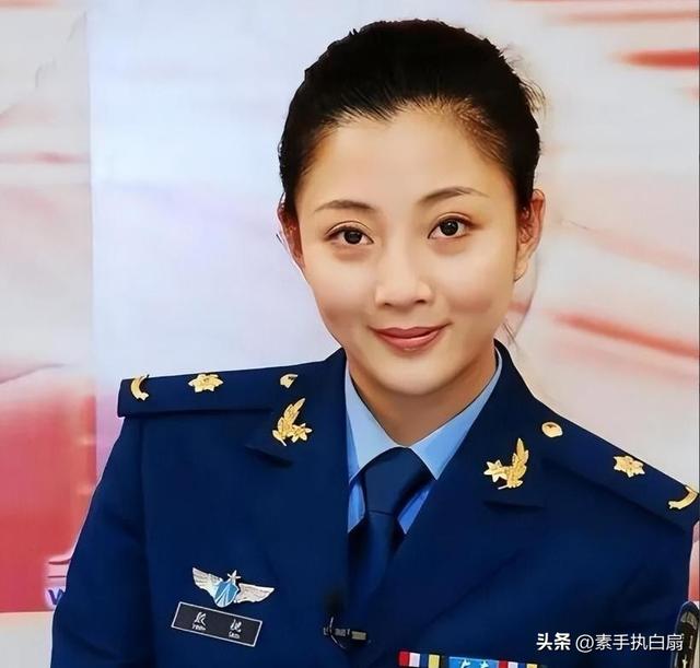 表面是演员，实际军衔却高到吓人，这6位明星个个深藏不露