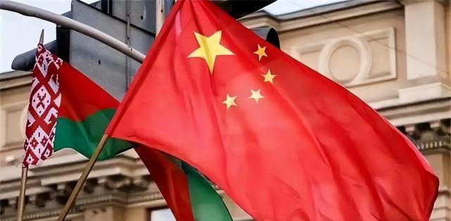 挂断普京电话，卢卡申科放弃连任总统，送中国13个字，措辞不寻常