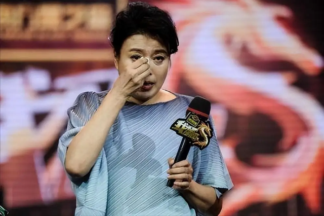 善恶有报！“风流成性”的代价，在65岁丁嘉丽身上体现得淋漓尽致