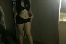 身材火辣性感的酒吧女朋友，整天夜不归宿，她真的堕落了吗！图片