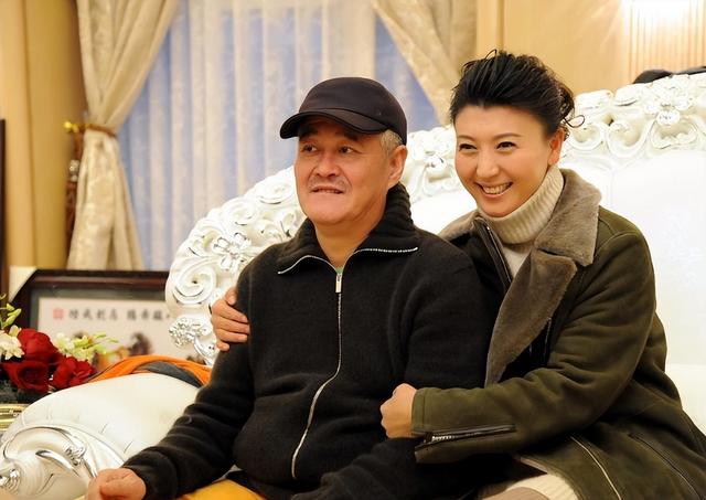 53岁晚节不保？踩着赵本山上位的闫学晶，终是为荒唐行径买了单