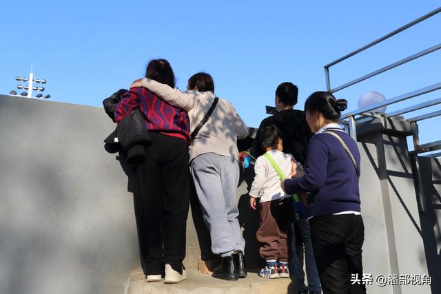 换个角度看永州体育场，这里已成为体育中心，文化中心和欢乐中心