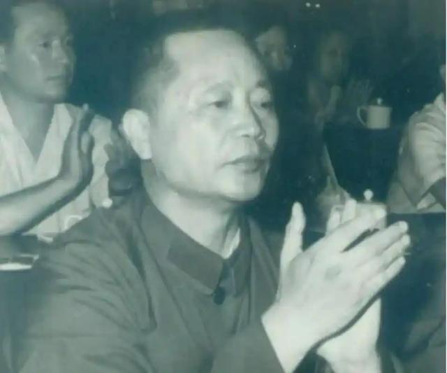 陈毅要求乘飞机从西藏回北京,空军少将张廷发:先别答应,等一等