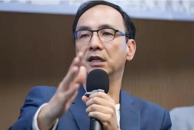 蓝营改选6人混战，郝龙斌获得优势，关键时刻，洪秀柱一锤定音
