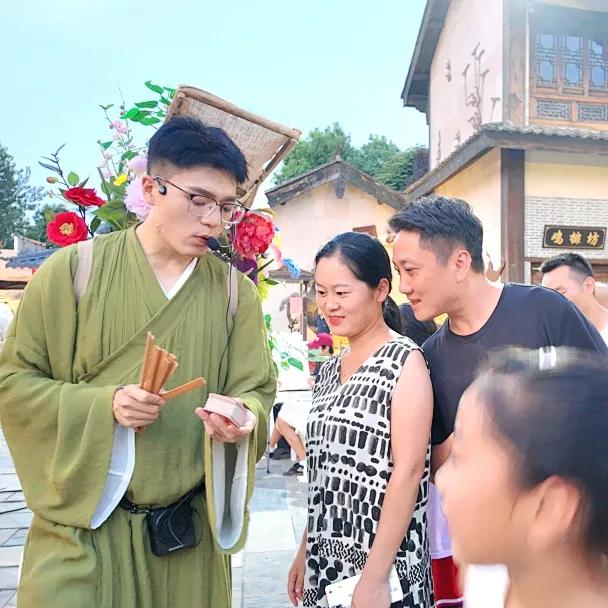 炎炎夏日，来诸葛古镇，解锁独特夜游体验