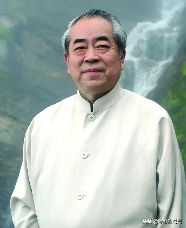 与女儿断绝关系不到3天，范曾担心的事发生了，小50岁娇妻受牵连