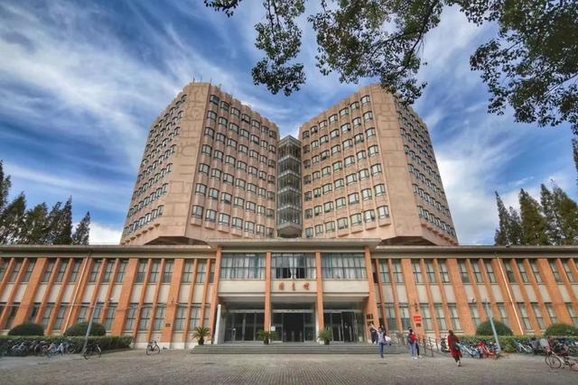 国庆去哪玩？上海成“热门选择”，这所大学值得打卡！