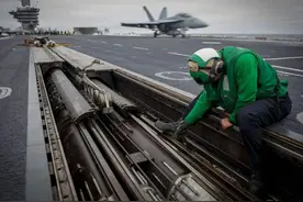 福特级航母比福建舰电磁弹射更先进？一天只能用3次，还敢吹？图片