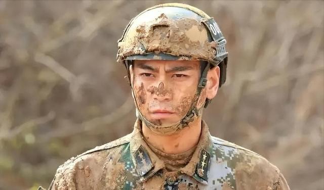 演员李飞接不到戏	，"落魄"到陪母亲摆摊卖鱼，背后的真相太现实