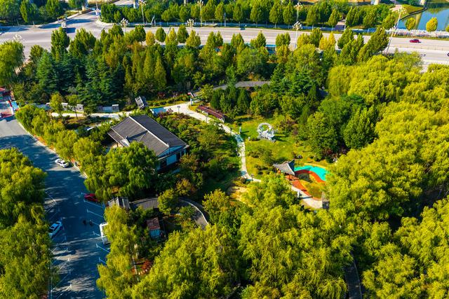 深秋泰安陡山河