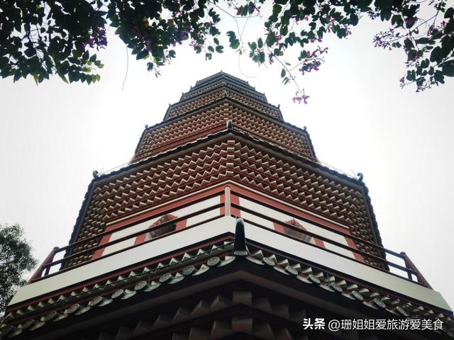 佛山高明文化地标，以“龟”命名，岭南诗圣倡建，曾是西江航行标