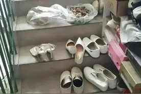 生活垃圾堆门口，鞋子摆楼道，电梯里吸烟，你碰上过这种邻居吗？图片