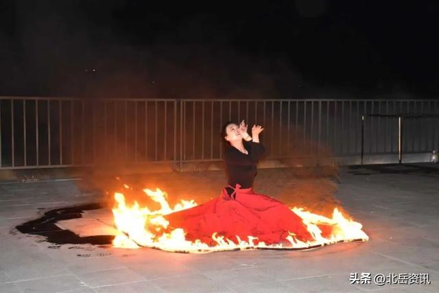 国家级非遗“风火流星”在神溪度假区上演
