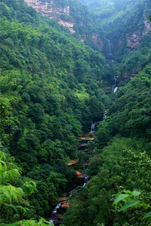 接上 第三章：山水形胜—赤水丹崖的壮美诗篇