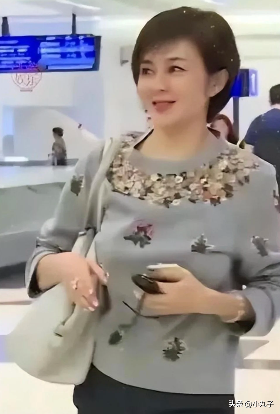 63岁关之琳脸像发包，变化好大，感觉不自然，一旦医美就回不去了