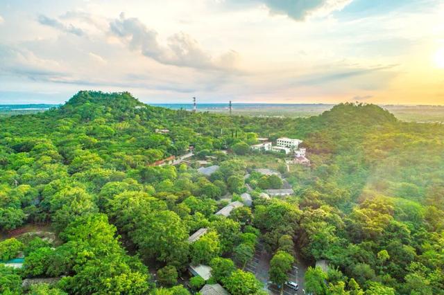 海口康养之旅，我会选择从自然疗愈与温泉养生开始