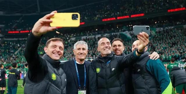 泪目！国安38岁老将夺冠赛后一举动让全场动容，塞蒂恩深夜回应！