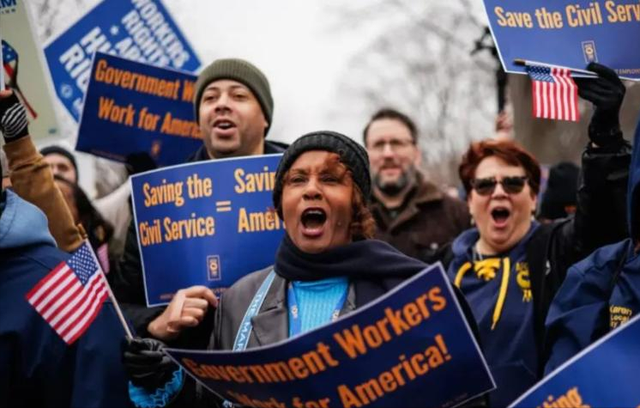 关门38天民怨沸腾！共和党一句话拒绝和解	，80万公务员薪水泡汤了