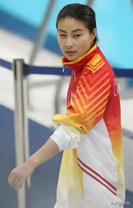 霍震霆没想到	，44岁儿媳郭晶晶再次官宣喜讯，让整个阔太圈沉默了