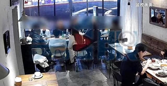 10人聚餐9人开溜后续：组局者失联，当事人反悔，下场大快人心