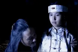 他是被凌迟的“皇帝”：年仅16岁，四肢被钉在囚车上割了1516刀图片