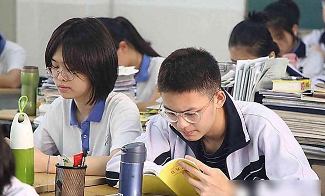 班主任直言：学生有没有天赋？看这两门科目的成绩，就能知晓大概