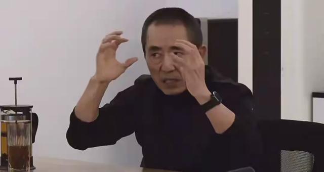 张艺谋和巩俐合影，张艺谋和陈婷合影，生理性喜欢显而易见