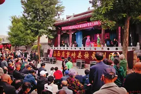 人间烟火古庙会图片