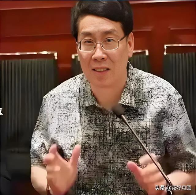 原来如此！宗泽后敢插手哥哥家事，跟宗馥莉作对，原因全在宗庆后